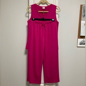 Women's Beautiful Air Essentials Two-Piece Set. Size Medium.